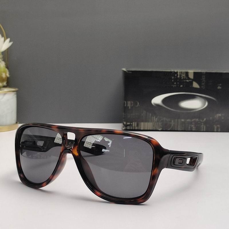 Oakley Sunglasses 184